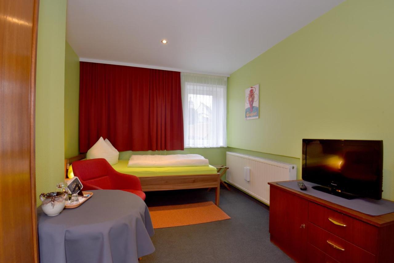 Hotel Goldene Sonne Arnstadt Exteriör bild